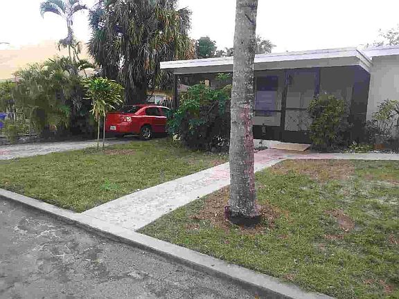 2nd image of 400 SE 11th Ct #E