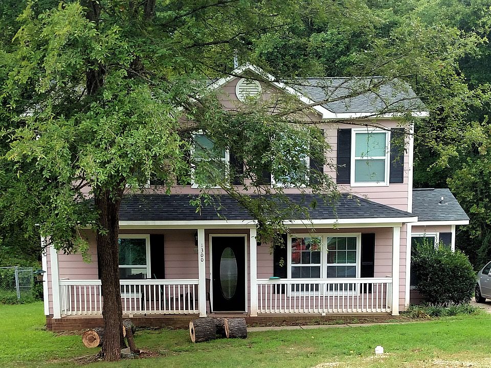 1300 Rock Knoll Drive