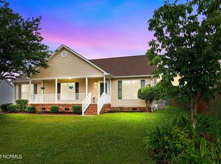 512 Shadow Ridge Dr, Winterville, NC 28590