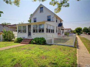18 S Bay Dr, Babylon, NY 11702