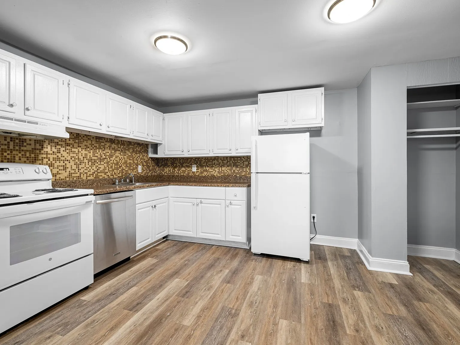 Mead Meadows Apartments — Photo 3
