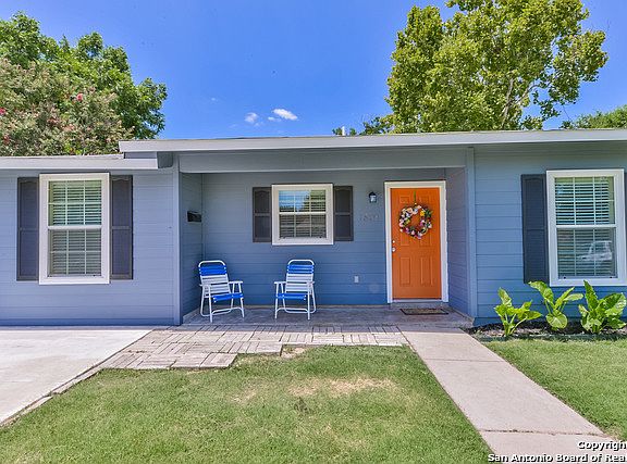 3rd image of 1819 Viewridge Dr
