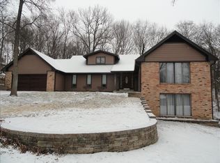 4651 Forest Valley Dr, Saint Louis, MO 63128