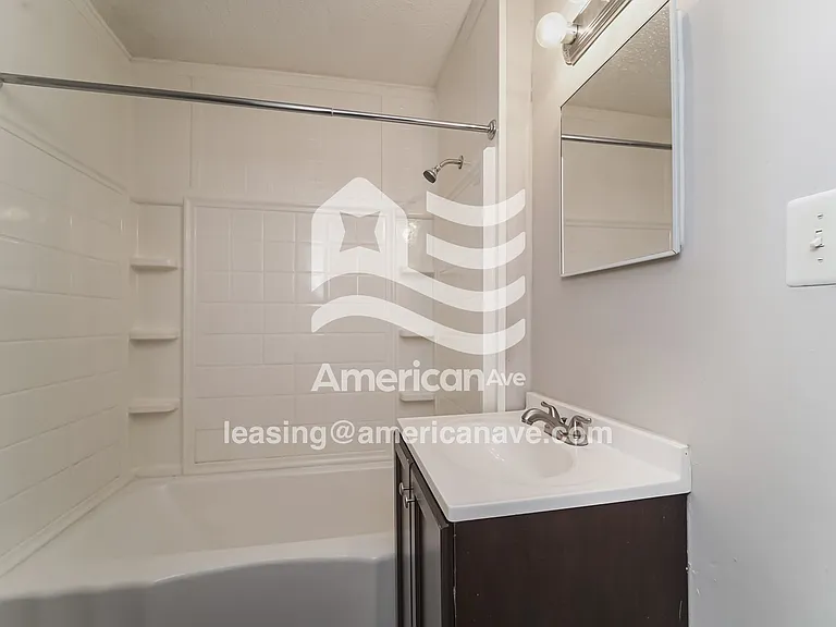 17639_014_bathroom_13750887.jpg