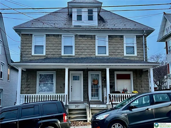207 N Schanck Ave, Pen Argyl, PA 18072