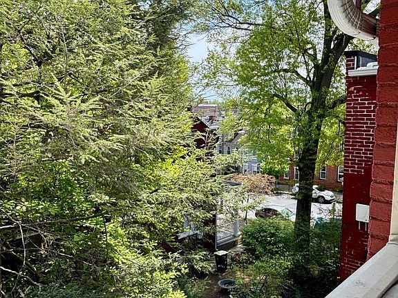4th image of 419 W Orange St