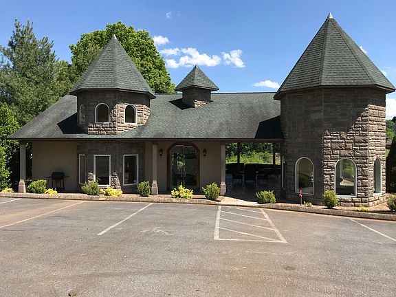 5th image of 1036 Biltmore Pl