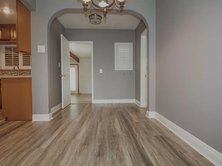 11433 Littchen St — Photo 7