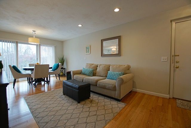 1st image of 11 Glen Devin St