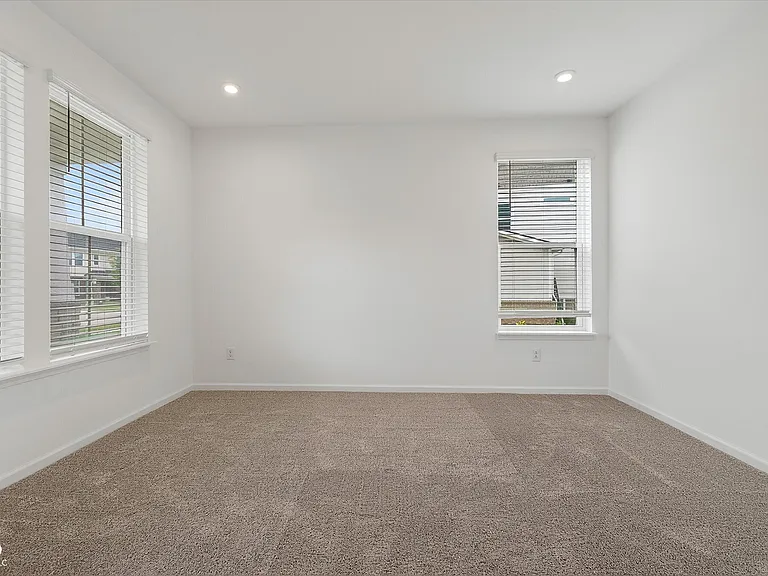 20374 N Pacific Ave — Photo 3