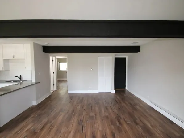 52 Oak Hill Colony APT 4, Fox Lake, IL 60020