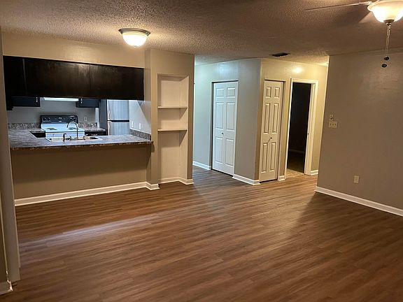 3rd image of 2838 Misty Garden Cir