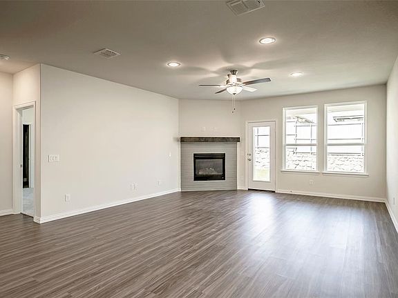 3rd image of 2528 Little Wonders Ln