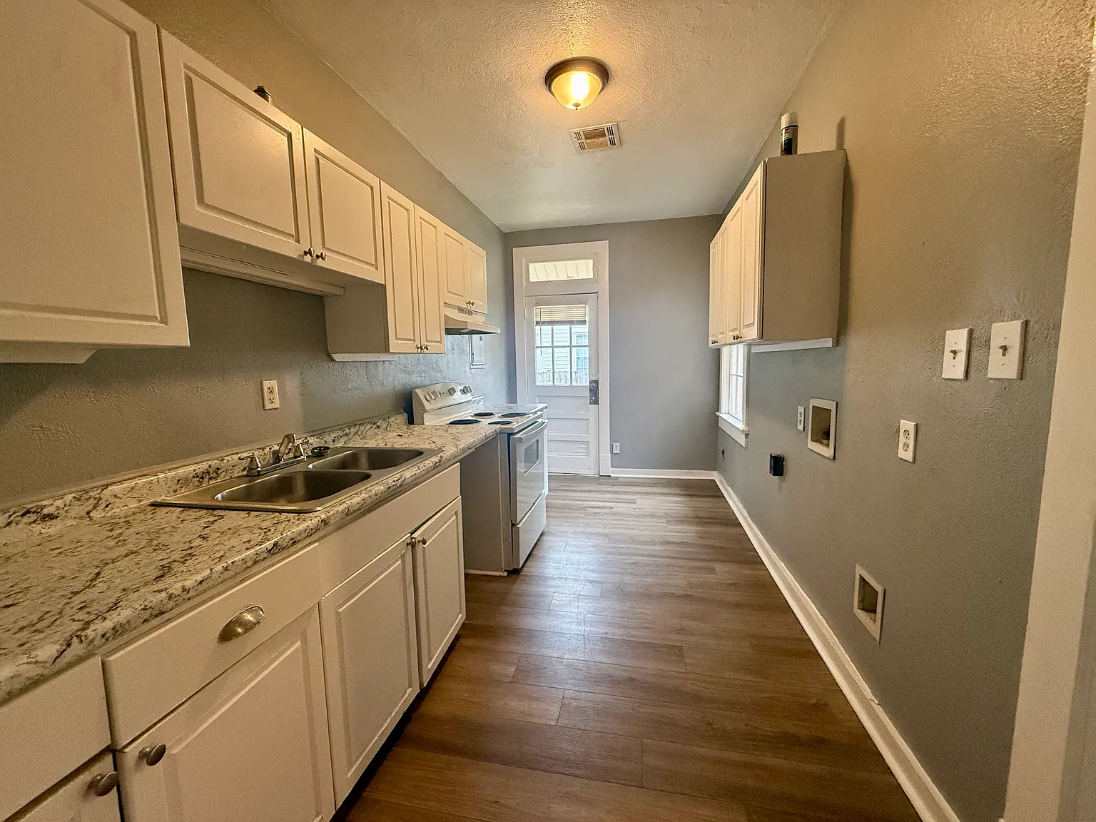 2 bed, 1000 sqft, $825 — Photo 4