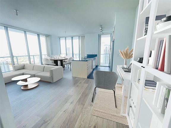 2nd image of 1111 SW 1st Ave APT 3525-N