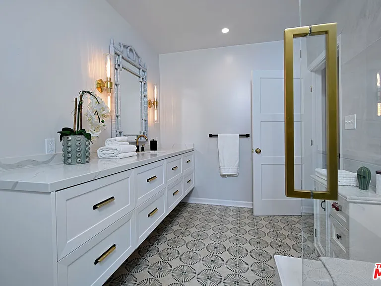 5005 Los Feliz Blvd — Photo 10