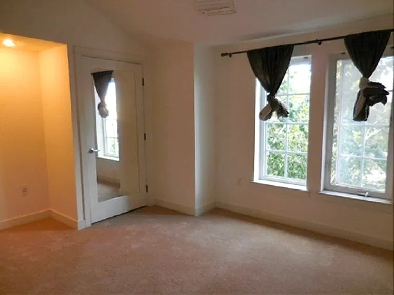 153 Laurel Grove Ln — Photo 4