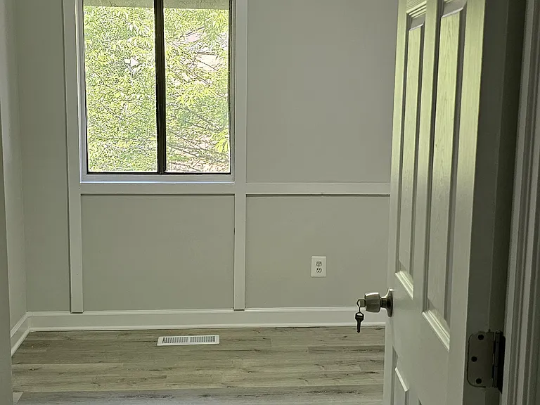 Upstairs smallest bedroom