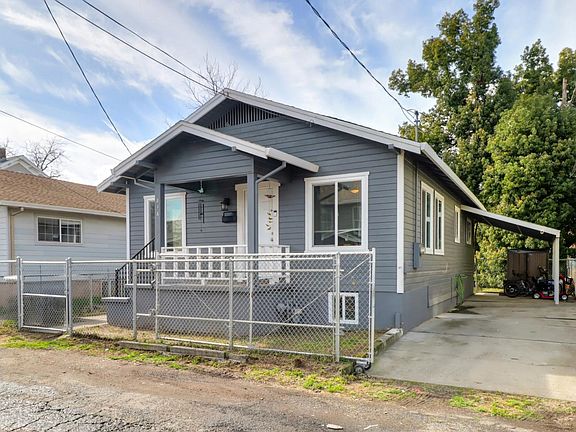 3rd image of 816 Oak St