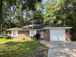 326 Ridgewood Dr, Daleville, AL 36322