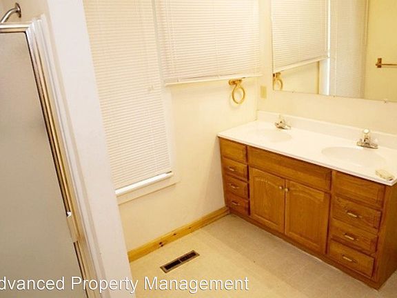 5th image of 1114 Vattier St #3-4