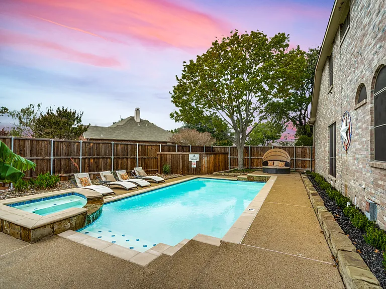 Golden Pond Dr — Photo 2