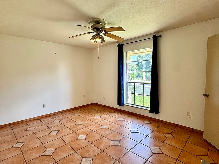 FRONT BEDROOM