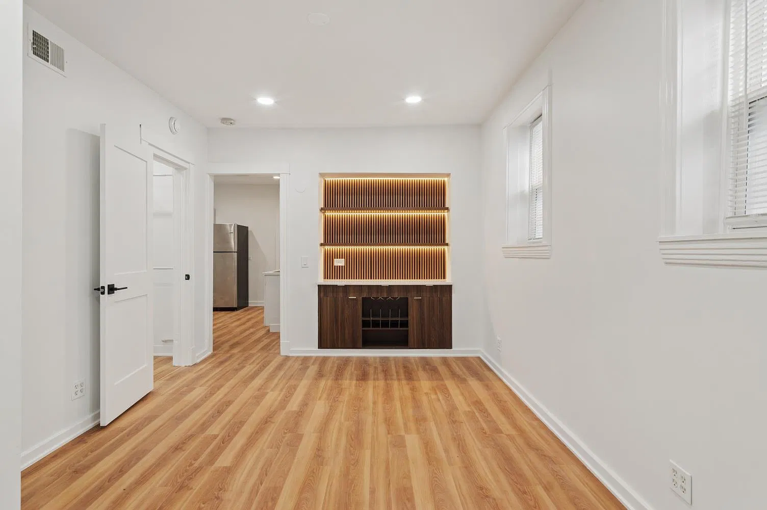 2 bed, 700 sqft, $2,350 — Photo 4