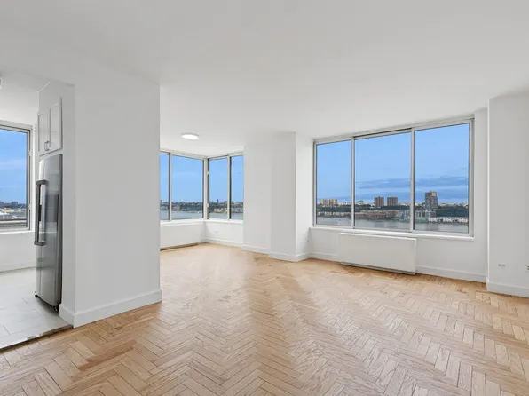200 Riverside Boulevard 23A image 3 of 12