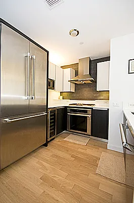 Sold by Manhattan Custom Real Estate Services | media 31