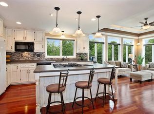 1856 Howard Dr, Cedarburg, WI 53012