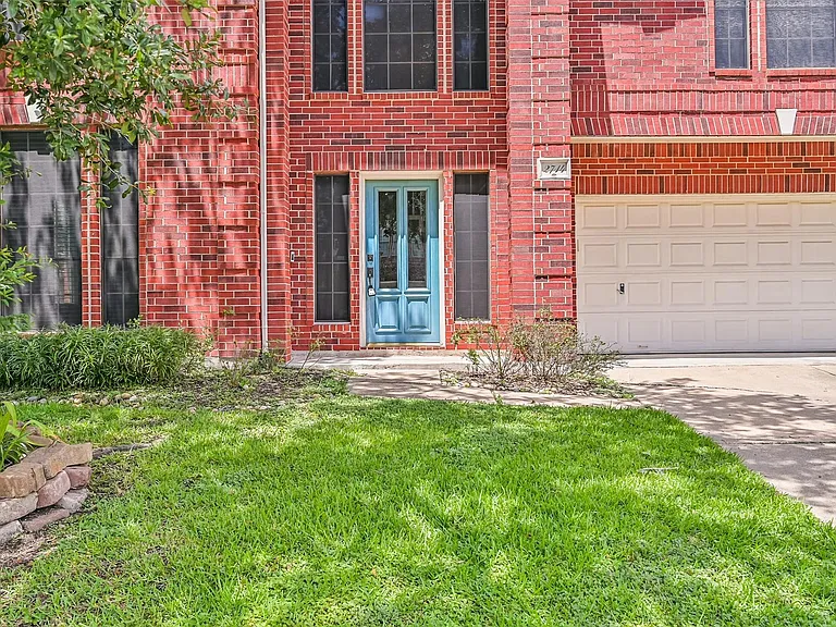 2714 Safe Harbour Cir — Photo 2