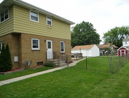 2nd image of 1828 Manitoba Ave