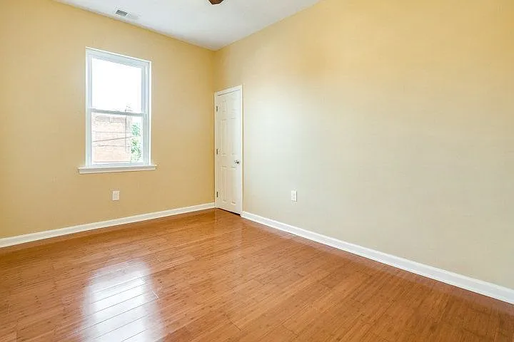 2501 Carpenter St #2 — Photo 10
