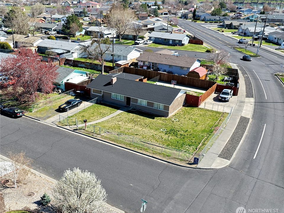 1st image of 305 N Earl Road