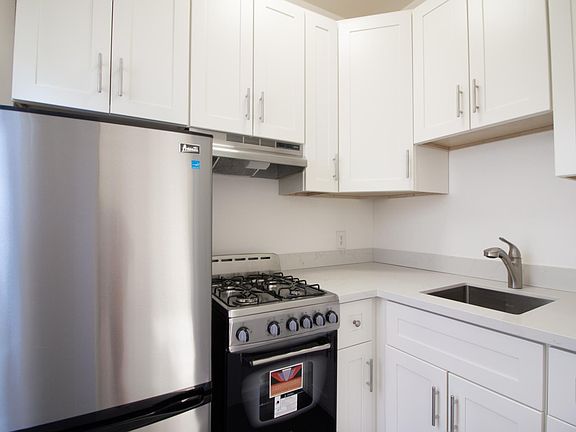 2nd image of 675 Ofarrell St APT 21