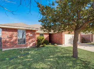 210 Commonwealth Cir, Waxahachie, TX 75165