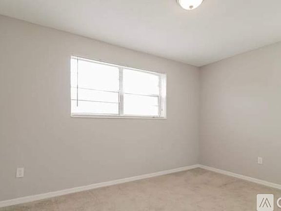 3rd image of 1181 Sharon Dr #1