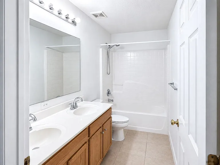 6136 NW Gaylord Ter — Photo 10
