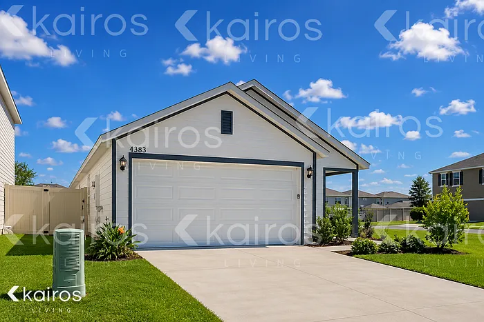 3 bed, 2.0 bath, 1453 sqft, $2,045 — Photo 1
