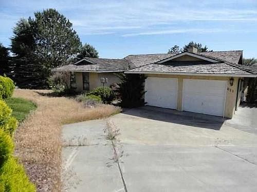 1st image of 611 Carner Ct E