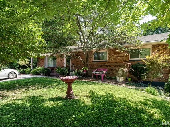 334 Pleasant Ridge Rd, Fairview Heights, IL 62208