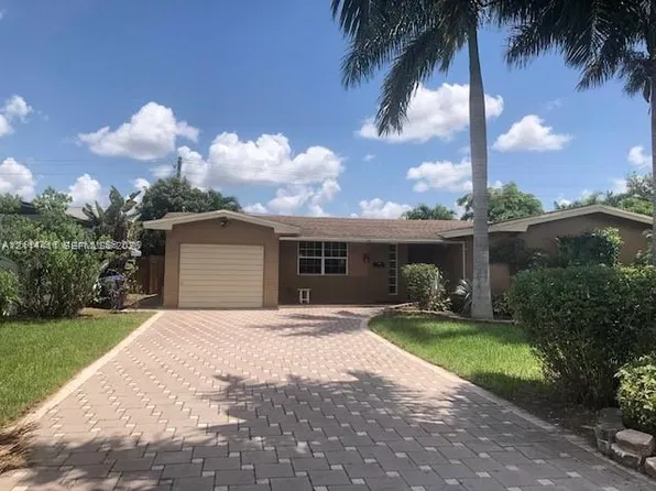 8831 NW 10th St, Hollywood, FL 33024