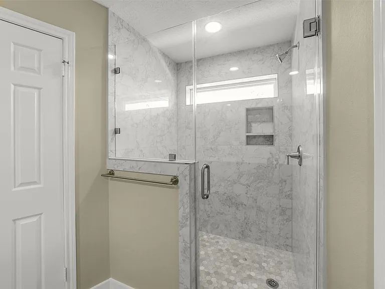 4138 Club Valley Dr — Photo 8