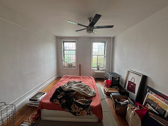 2nd image of 125 Stanton St