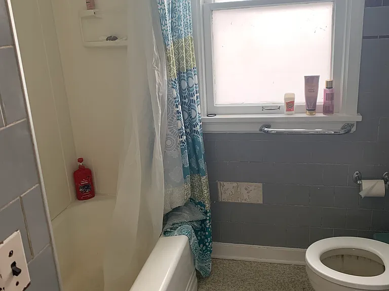 1917 Madison St #1 — Photo 4