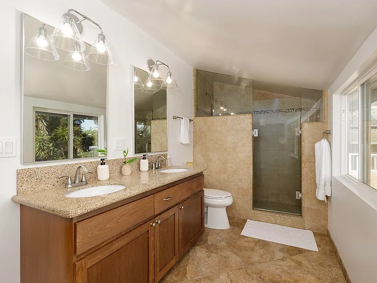 426 E Valerio St — Photo 23