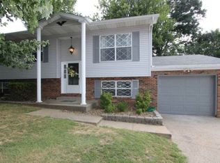 7443 Oakpark Dr, Newburgh, IN