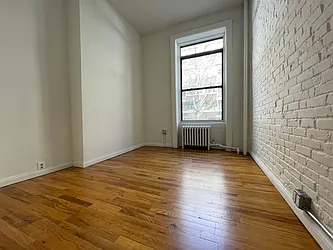 Rented by HOLTON REAL ESTATE INC.