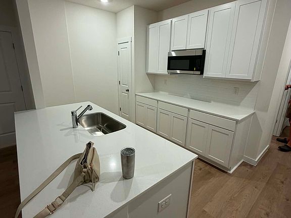 4th image of 5992 Serrate St